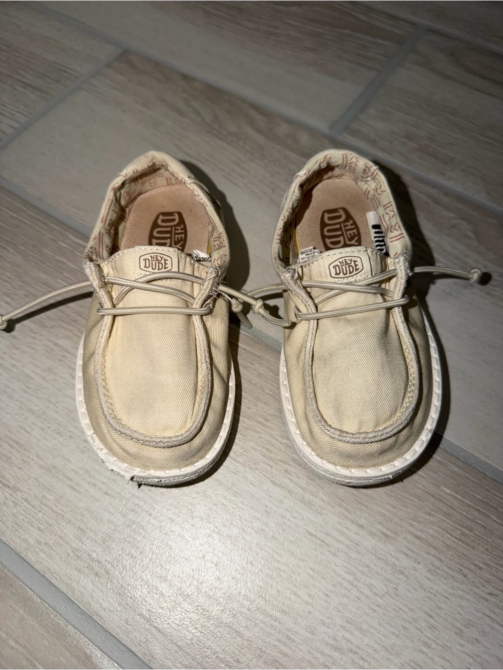 Hey Dude Kids Beige Canvas Slip-On Sneakers Sz 8